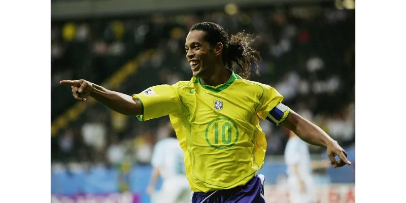 Tiểu sử Ronaldinho: Phù thủy bóng đá người Brazil