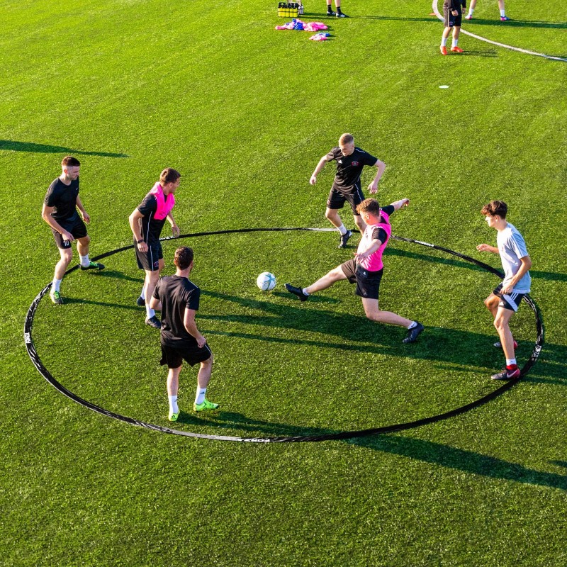 Những lợi ích của bóng đá khiến bạn muốn xỏ giày ra sân